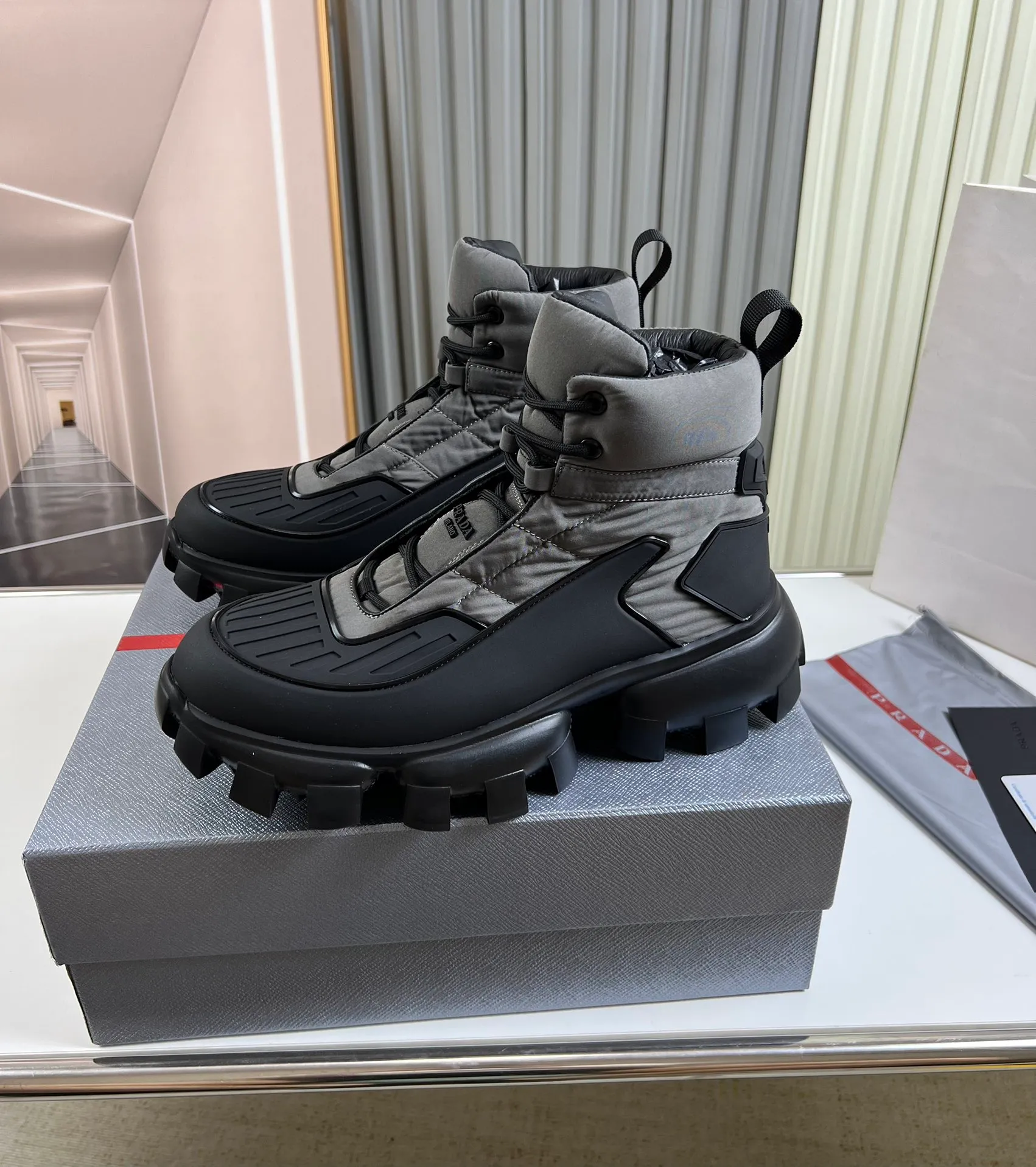 Men's shoes 💰620💰 [PRADA] Autumn and winter hot men's shoes shipped 👏Official website synchronized ⬆️Original fly-knit film fabric + cowhide lining, 1⃣️:1⃣️reproduction, original sole, 38-45 (45. Customized, non-refundable)